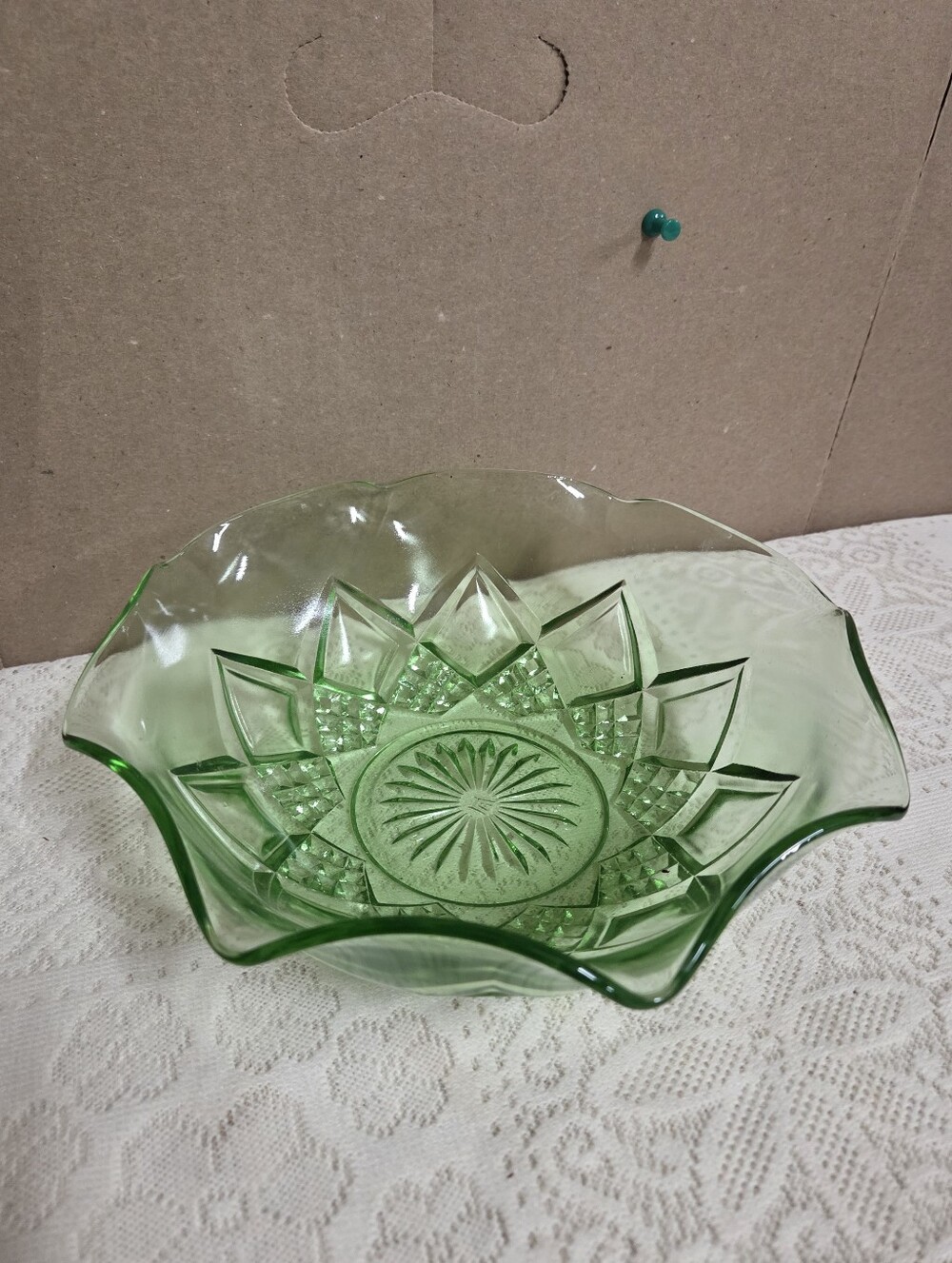 Hazel Atlas Uranium Glow Green Glass 9 Inch Serving Bowl